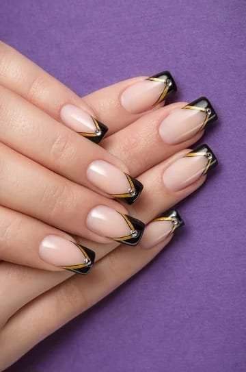 Latest Nail Art Designs Gallery WhatsApp Image 2024-11-08 at 1.38.09 AM (1)