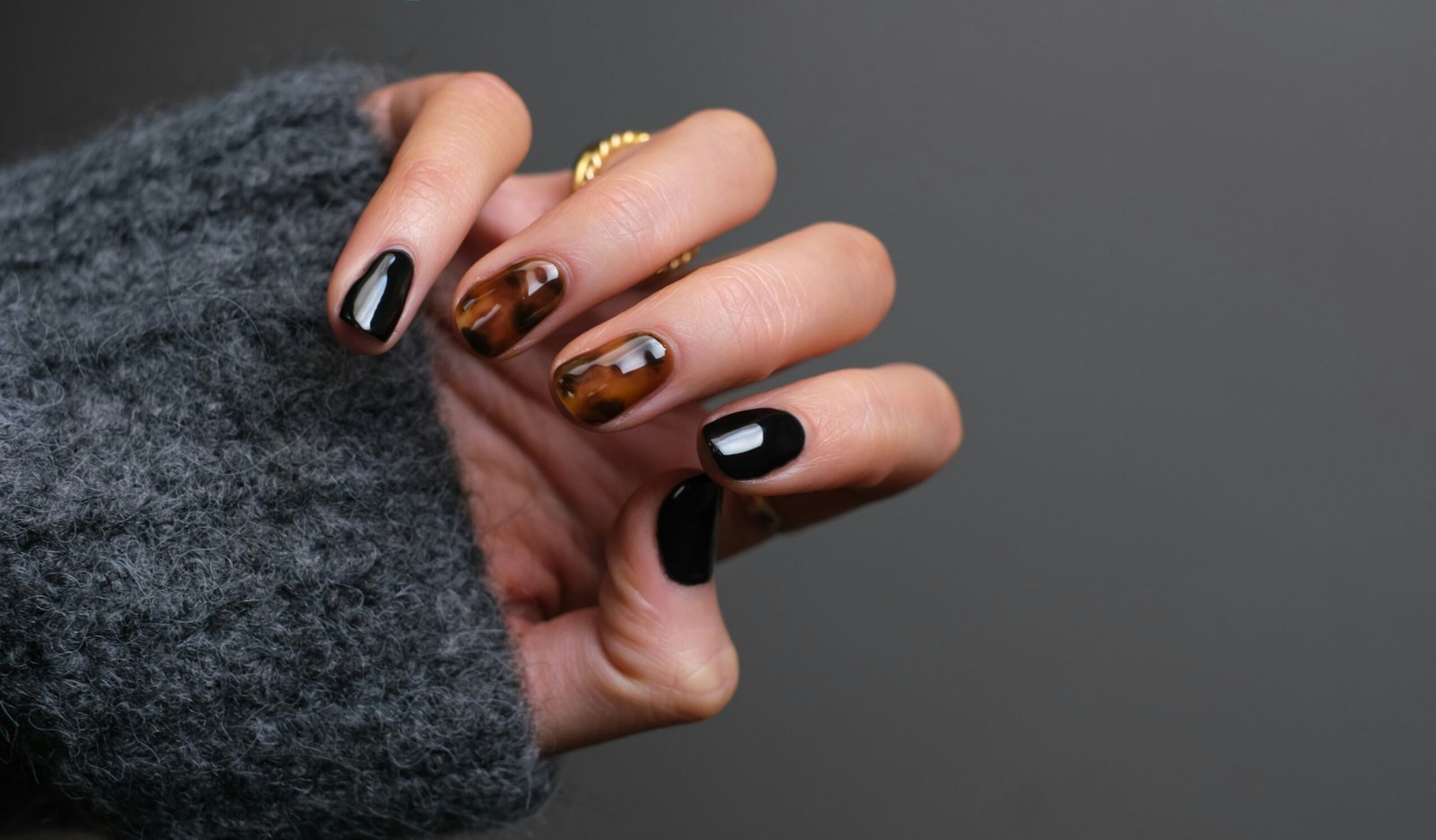 Latest Nail Art Designs Gallery bryony-elena-tXwBDZS2JxQ-unsplash